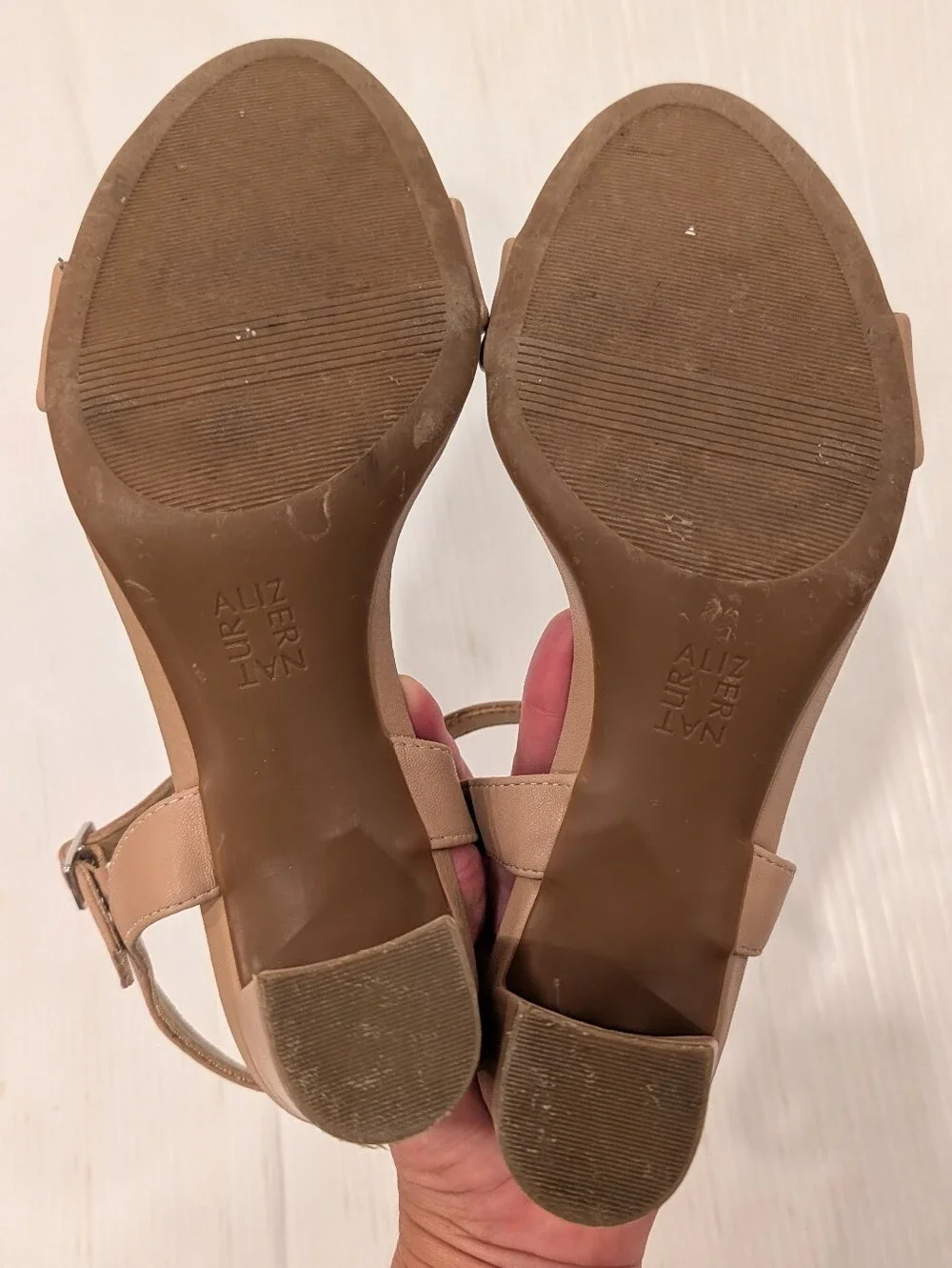 NATURALIZER Bristol Women’s Tan Ankle-Strap Block Heel Sandals Size 8